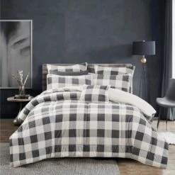 Bianca Naya Comforter Set