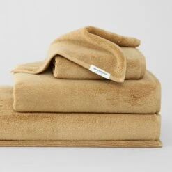 Aven Australian Cotton Bath Towel -The Bed Rooms Shop avenochre a5e4e3ca f501 4497 9c34 3d3e95b9cd2c