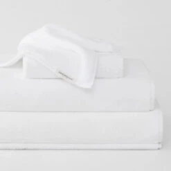 Aven Australian Cotton Hand Towel -The Bed Rooms Shop avenwhite 64bf14b9 6e10 4efd 9f08 ce51465678d1