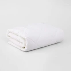 Deluxe Australian Wool All Seasons Quilt -The Bed Rooms Shop deluxe australian wool all seasons quilt white 2