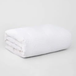 Deluxe Feather & Down Quilt 2 Deluxe Feather & Down Quilt -The Bed Rooms Shop deluxe feather down quilt white 2