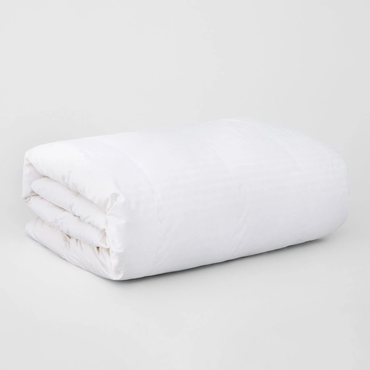 Deluxe Feather & Down Quilt Deluxe Feather & Down Quilt -The Bed Rooms Shop deluxe feather down quilt white 2