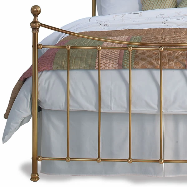 Kew Brass Bed Frame Kew Brass Bed Frame -The Bed Rooms Shop kew brass bed close up 600 2